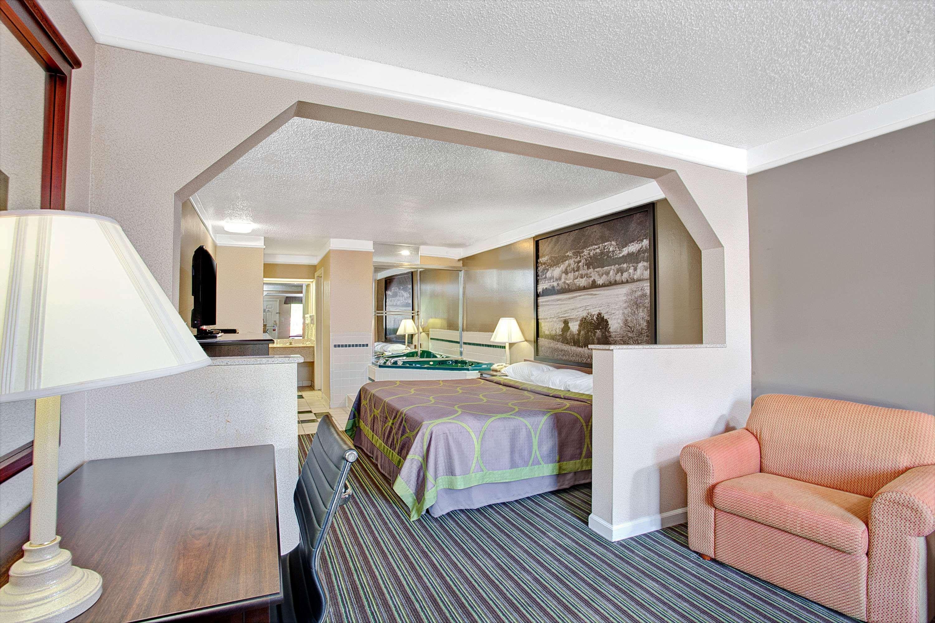 Super 8 By Wyndham Knoxville East Eksteriør bilde