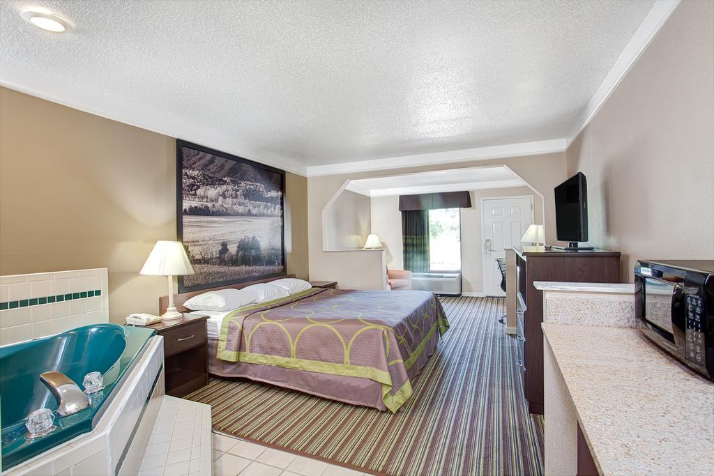 Super 8 By Wyndham Knoxville East Rom bilde